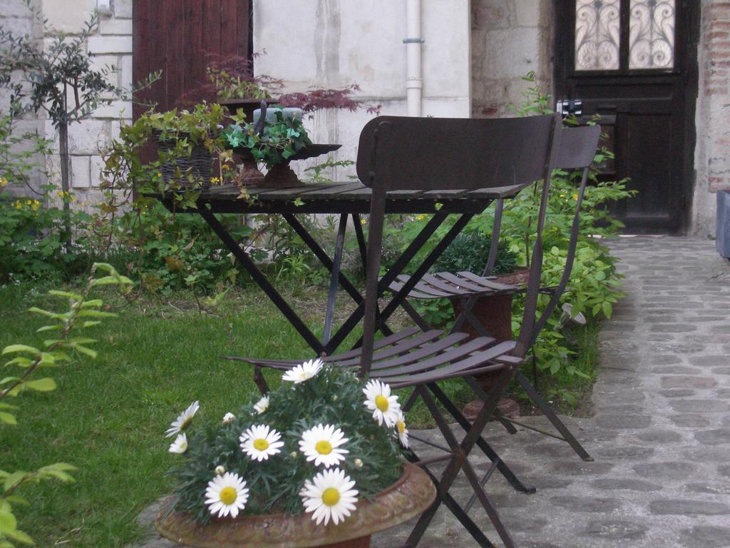 Le Refuge Des Cordeliers Laon Exterior foto